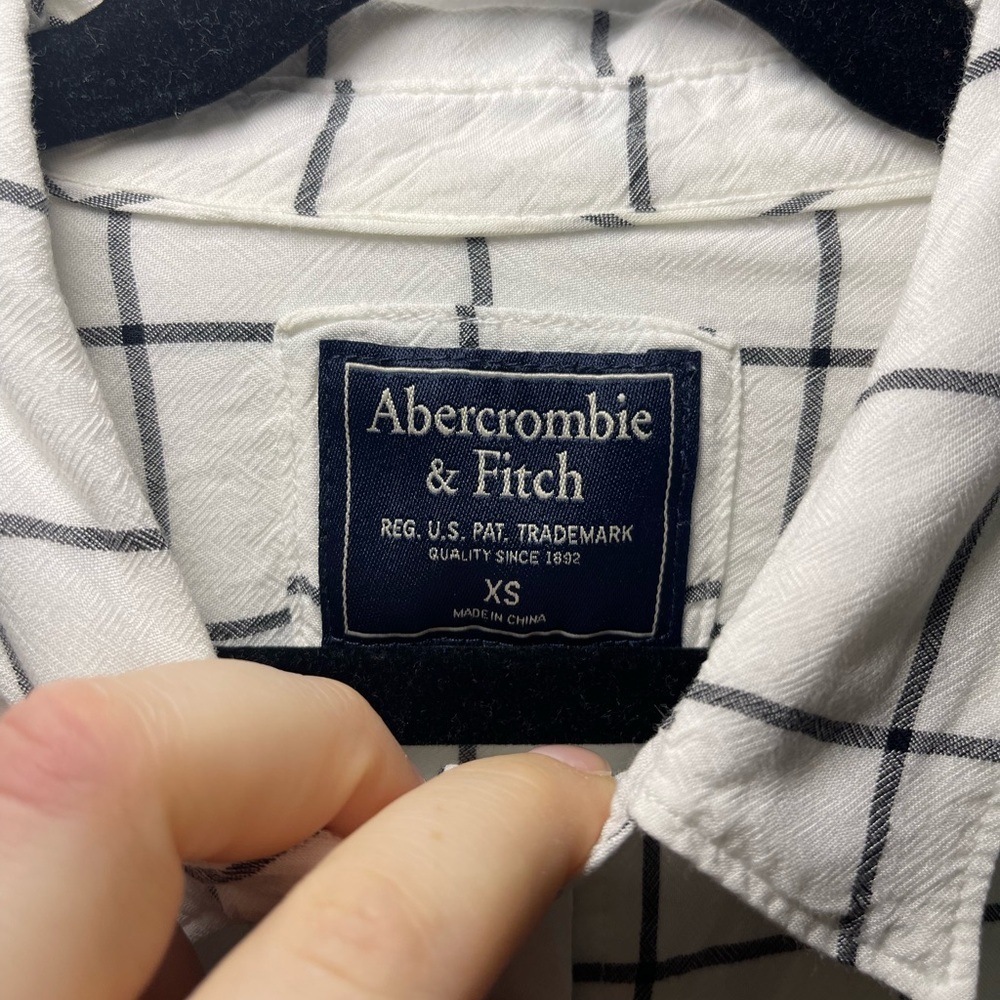 Abercombie & Fitch women's White and Black Checkered flannel Shirt in size XS - Picture 5 of 7